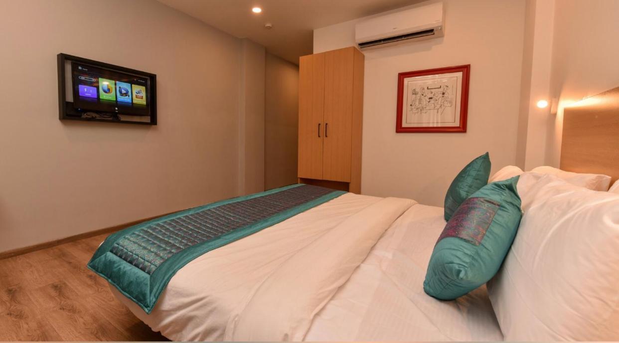 Azure Hotels And Suites Near Medanta Hospital Medicity Sector 47,Sohna Road غورغاون المظهر الخارجي الصورة